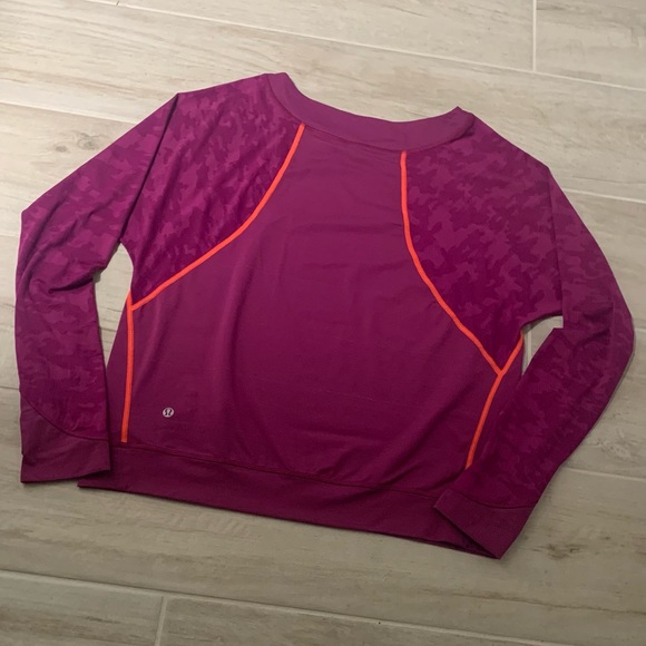 NWOT!! Lululemon Run For Days Long Sleeve - Picture 7 of 11